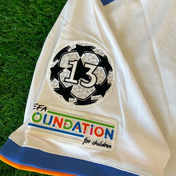 Vini Jr. Real Madrid Home 21/22 jersey - Picture 8 of 9